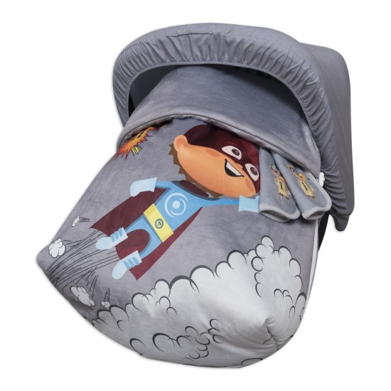 Saco Grupo 0 Impermeable con Capota y Cubre Arnés Héroe Chico of Babyline Saco Grupo 0 Impermeable con Capota y Cubre Arnés Héroe Chico